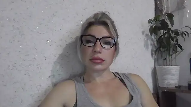 fox red lady7 online show from 12/16/25, 10:52