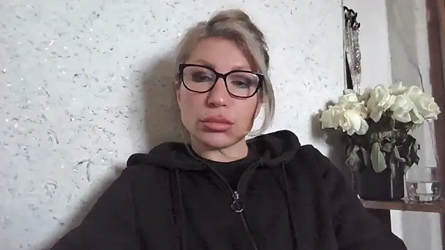 fox red lady7 online show from 02/02/26, 10:03