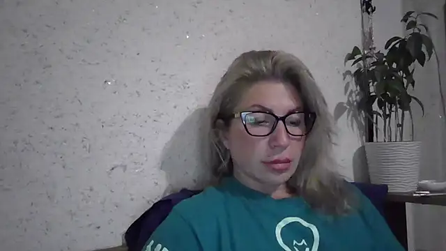 fox red lady7 online show from 11/15/25, 05:50