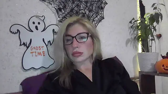 fox red lady7 online show from 10/27/25, 07:04