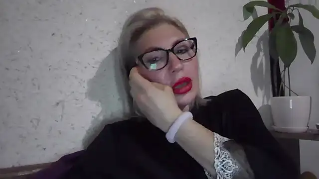 fox red lady7 online show from 04/21/26, 06:58