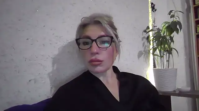 fox red lady7 online show from 11/17/25, 05:06