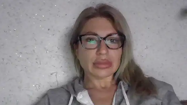 fox red lady7 online show from 04/10/26, 09:27