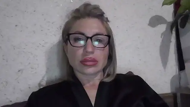 fox red lady7 online show from 04/15/26, 08:53