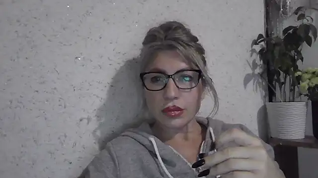 fox red lady7 online show from 12/03/25, 12:04