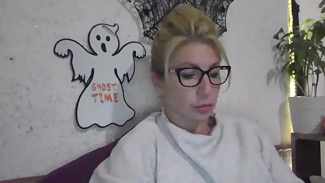 fox red lady7 online show from 10/29/25, 06:18