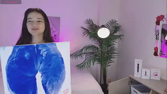 LUNAA    online show from 03/24/26, 03:39
