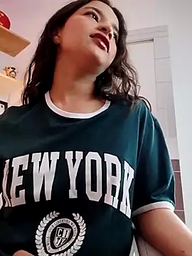 LUNAA    online show from 10/06/25, 03:40