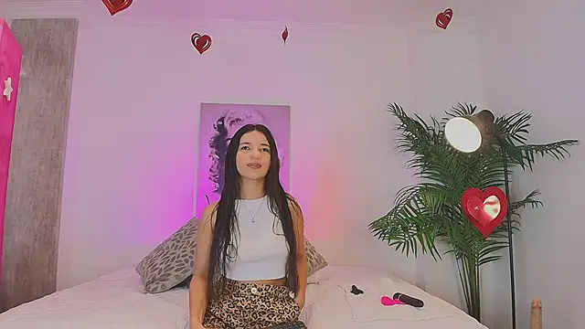 LUNAA    online show from 02/23/26, 04:03