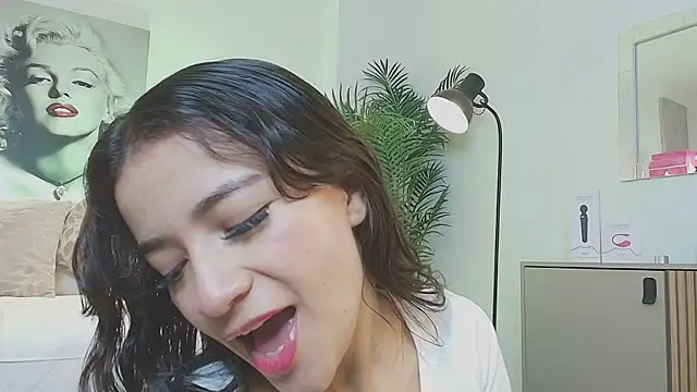 LUNAA    online show from 11/20/25, 03:51