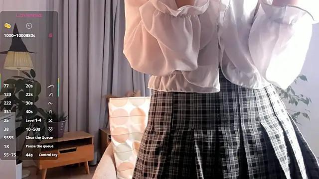 UdelaDodson online show from 11/30/25, 01:17