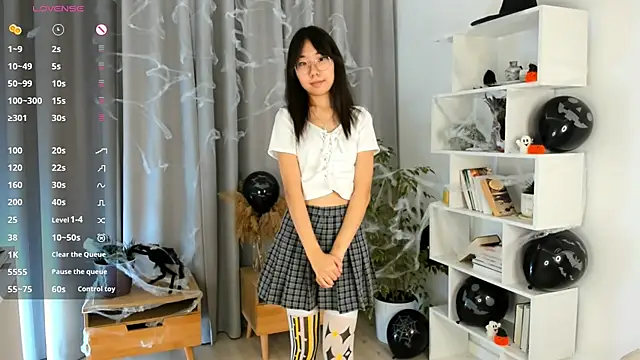 UdelaDodson online show from 10/30/25, 01:15