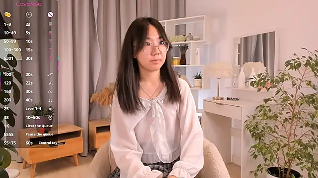 UdelaDodson online show from 11/16/25, 01:10