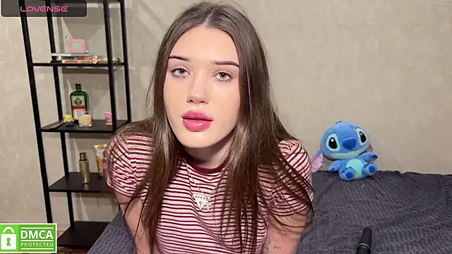 MollyBaby online show from 10/28/25, 04:06