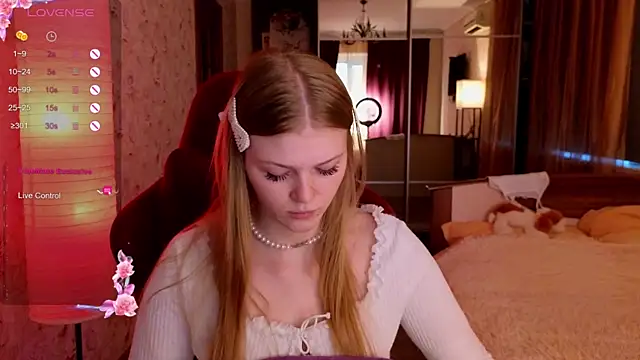 Snapshot of Jenny_Skinner20 chatting on 10/02/25, 02:42 Jenny Skinner20 online show from 10/02/25, 02:42