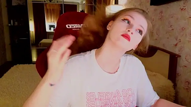 Jenny Skinner20 online show from 12/16/25, 04:33