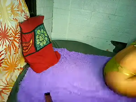 Snapshot of zoeytransph chatting on 12/18/25, 09:03 zoeytransph online show from 12/18/25, 09:03