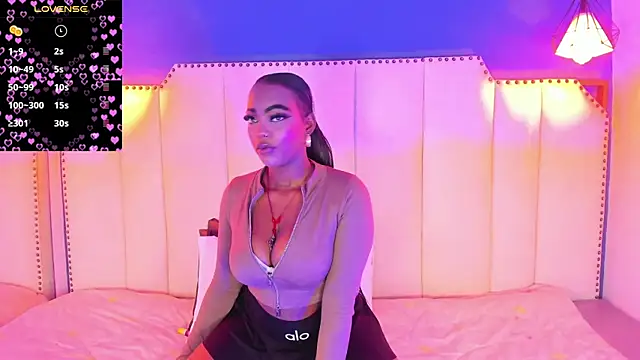 ReinaMiah online show from 11/20/25, 03:51