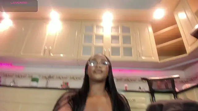 ReinaMiah online show from 11/07/25, 03:44