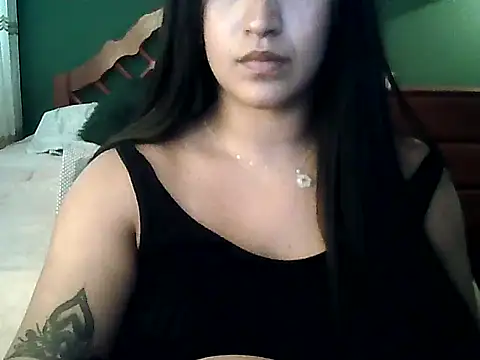 FallsForHerSmile online show from 03/18/26, 07:26