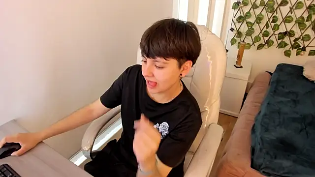 Nathaly ds online show from 11/10/25, 07:41