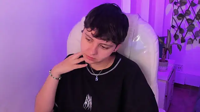 Nathaly ds online show from 04/08/26, 08:21