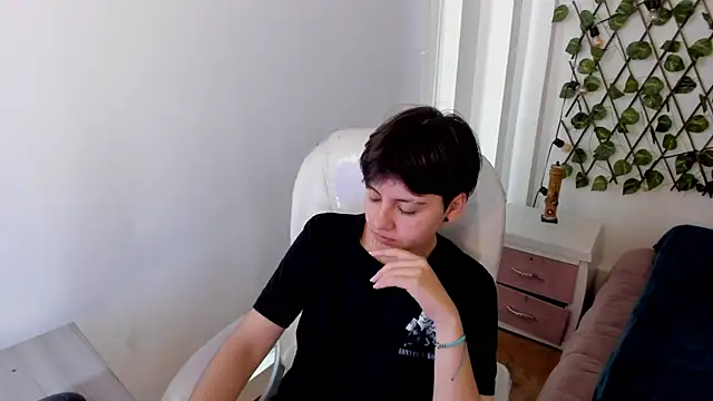 Nathaly ds online show from 11/05/25, 08:01