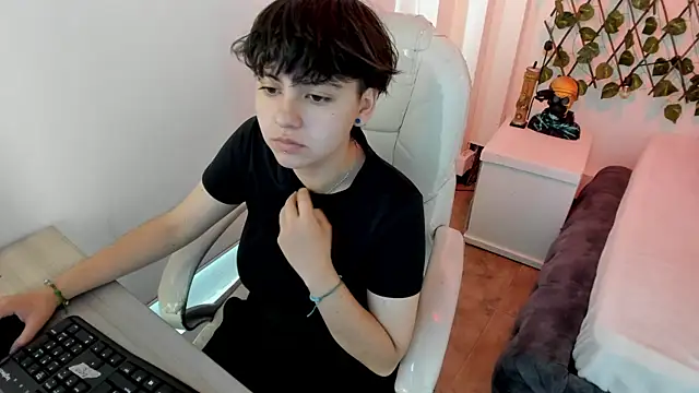 Nathaly ds online show from 12/16/25, 07:07