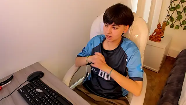 Nathaly ds online show from 12/02/25, 07:48