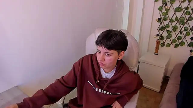 Nathaly ds online show from 10/27/25, 07:37