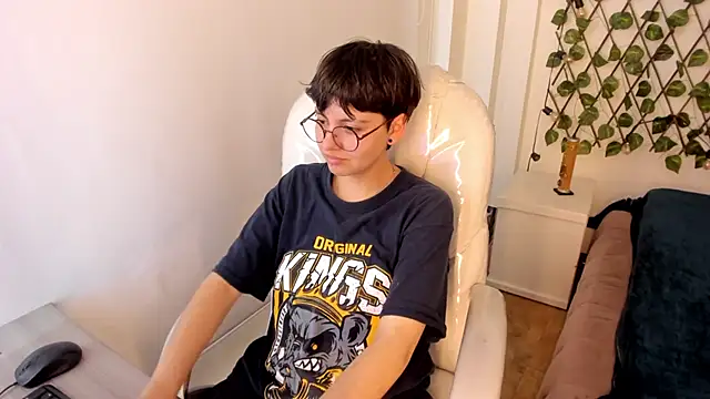 Nathaly ds online show from 11/12/25, 07:51