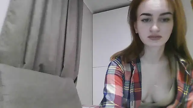 Requellia online show from 11/21/25, 09:58