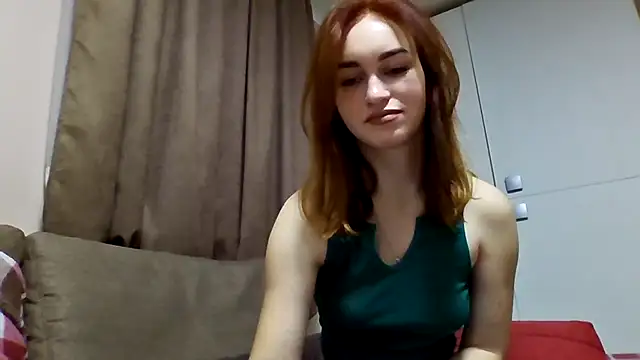 Snapshot of Requellia chatting on 10/15/25, 07:22 Requellia online show from 10/15/25, 07:22
