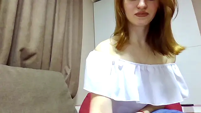 Requellia online show from 10/31/25, 09:54