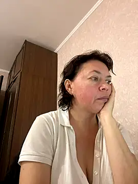 Kiravix online show from 10/27/25, 10:38