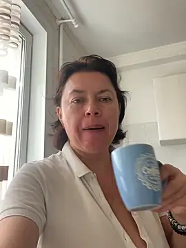 Kiravix online show from 10/13/25, 07:43