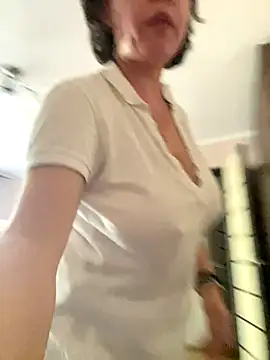 Kiravix online show from 09/30/25, 11:16