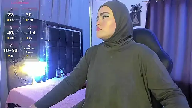 Snapshot of MarianFadel chatting on 11/22/25, 12:48 MarianFadel online show from 11/22/25, 12:48