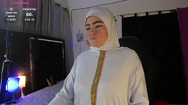 Snapshot of MarianFadel chatting on 10/23/25, 02:49 MarianFadel online show from 10/23/25, 02:49