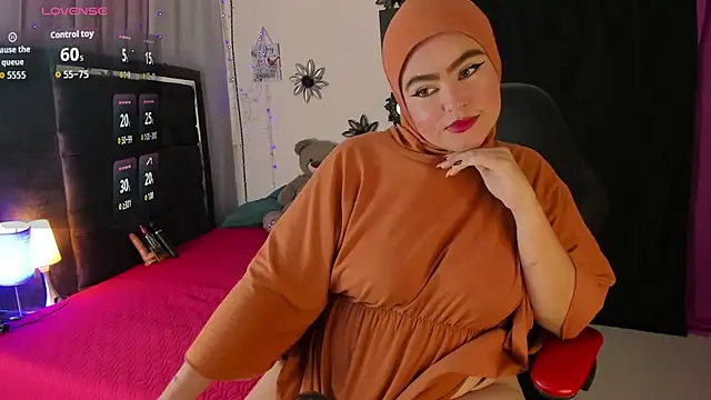 Snapshot of MarianFadel chatting on 10/22/25, 12:37 MarianFadel online show from 10/22/25, 12:37