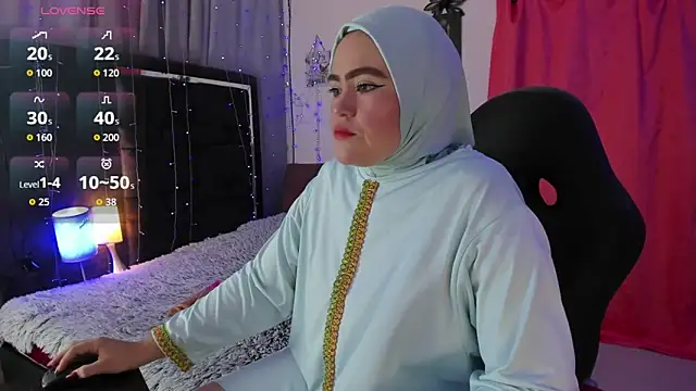 Snapshot of MarianFadel chatting on 10/27/25, 12:17 MarianFadel online show from 10/27/25, 12:17