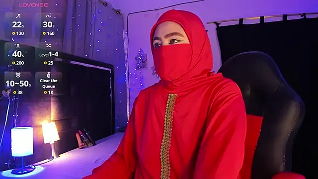 Snapshot of MarianFadel chatting on 10/21/25, 12:26 MarianFadel online show from 10/21/25, 12:26