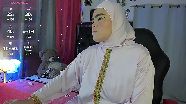 Snapshot of MarianFadel chatting on 12/18/25, 12:42 MarianFadel online show from 12/18/25, 12:42