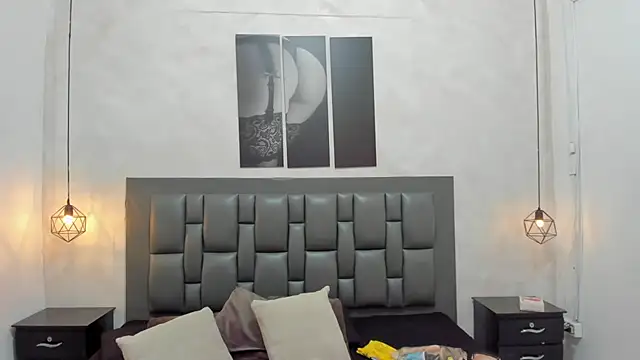 dakota roussee online show from 11/25/25, 12:05