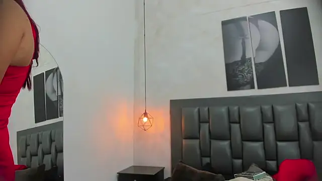 dakota roussee online show from 09/24/25, 12:22