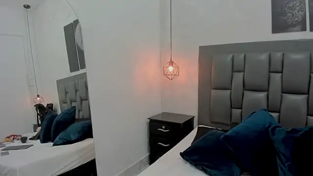 dakota roussee online show from 11/20/25, 12:28