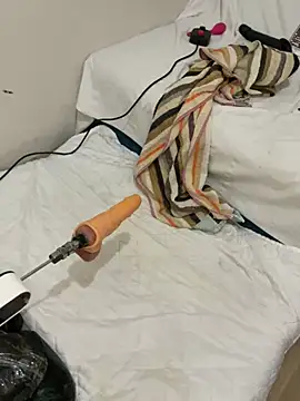 Ozge-SluttyScream69 online show from 02/27/26, 11:26