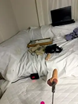 Ozge-SluttyScream69 online show from 11/24/25, 11:27