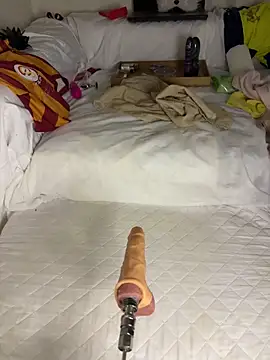 Ozge-SluttyScream69 online show from 12/22/25, 11:05