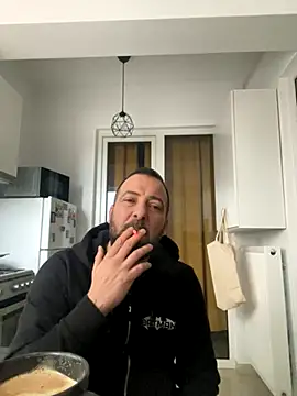 Snapshot of DavidMaros chatting on 10/14/25, 05:52 DavidMaros online show from 10/14/25, 05:52